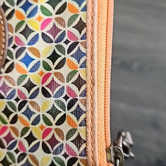 Authentic Fossil Clutch - Picture 6 of 11